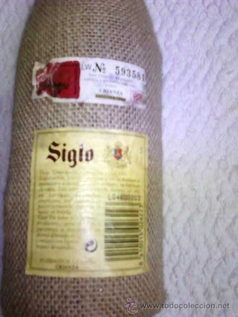 Botellas antiguas: BOTELLA SIGLO RIOJA FORRADA SACO - Foto 3
